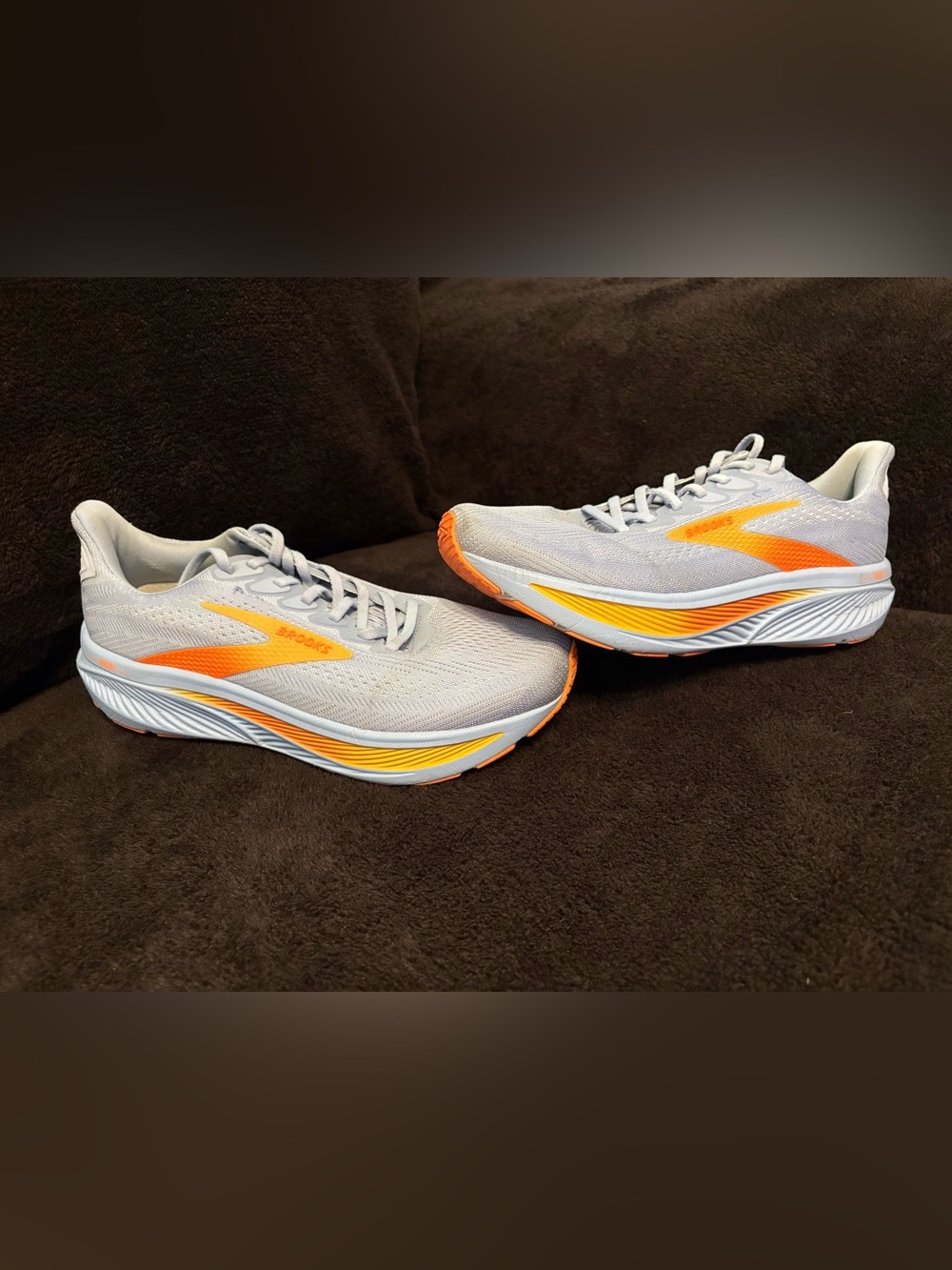Brooks Ghost 17 Blue Heron White Orange 10.5 B Medium running Shoes Sneakers GUC